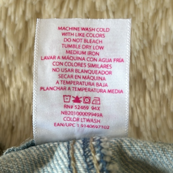 No Boundaries cut off jean shorts size 9 - Picture 16 of 16